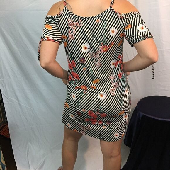 NAIF Cold Shoulder Striped Floral Dress Size Small - Picture 5 of 7